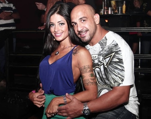 Ex-marido de Aline Riscado é baleado durante assalto 