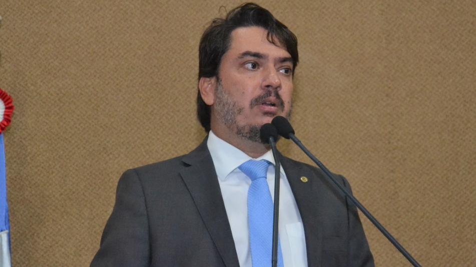 Pedro Tavares lamenta morte do ex-deputado federal Raymundo Veloso e destaca legado à política de Ilhéus